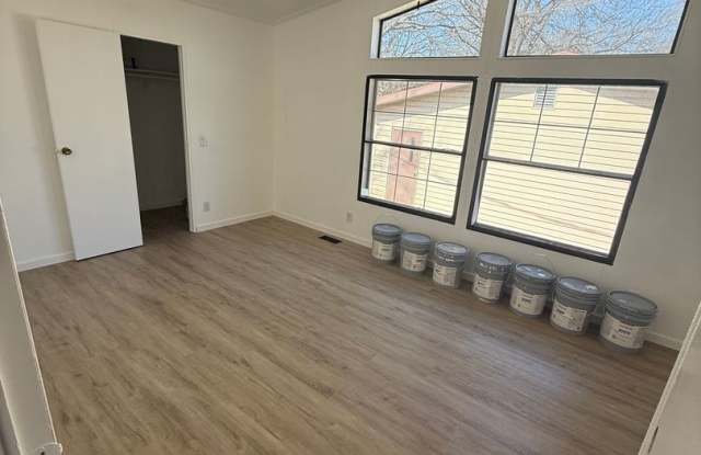 MOVE IN SPECIAL $800 OFF 1ST FULL MONTHS RENT!!! Gated area 3/2 Granbury Gallery 3