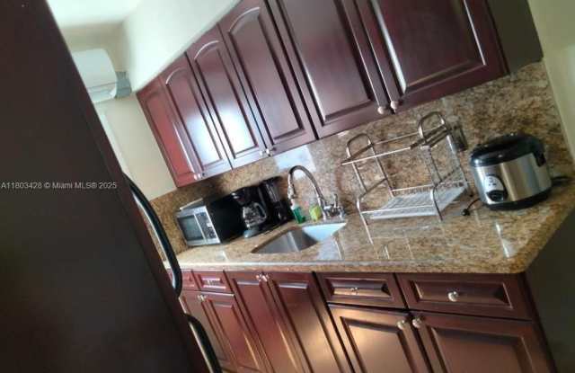 4015 Indian Creek Dr photos photos