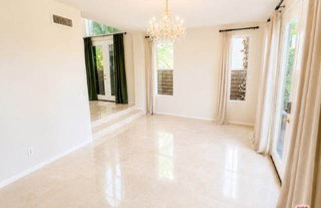 7371 Westcliff Drive Gallery 3