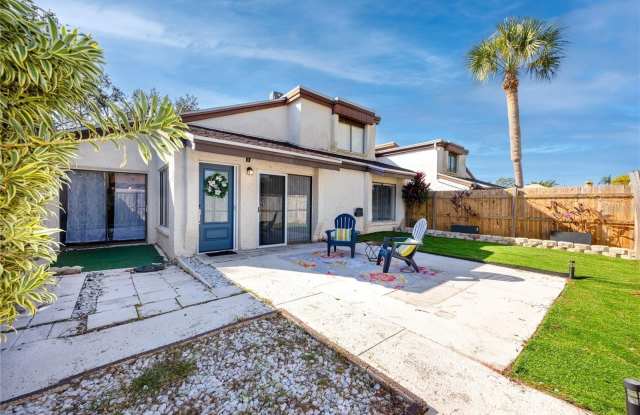 2095 SUNSET POINT ROAD photos photos