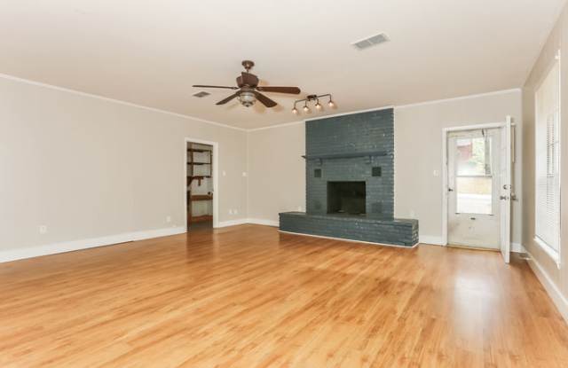6809 Comanche Drive Gallery 3