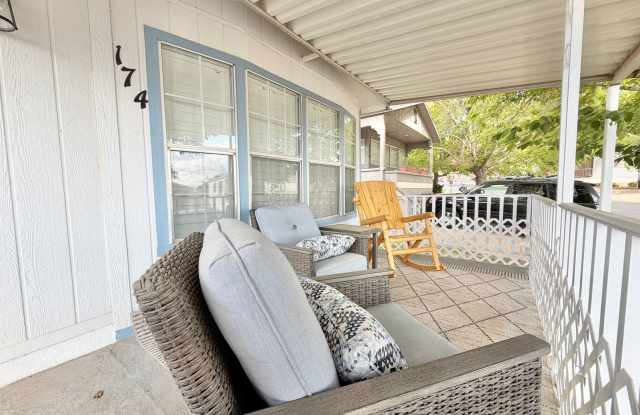 1 Bed 1 Bath @ Kings Row 55+ Community! Gallery 3