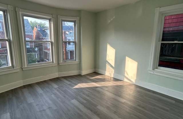 La casa de tu suenos Nice and modern and updated w parking - 119 Culbertson Avenue, Trenton, NJ 08609
