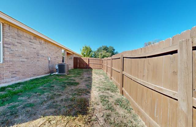 PRICE DROP+ 2 WEEKS FREE + $1,350 RENT!!!! Gallery 4