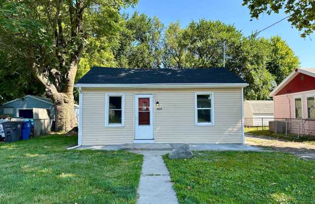 2 Bedroom with Bonus Room Near Fairgrounds photos photos