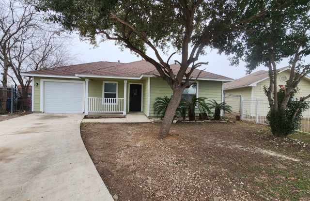 Charming 3bd, 2 ba Home for Rent in Arroya Vista Subdivision photos photos
