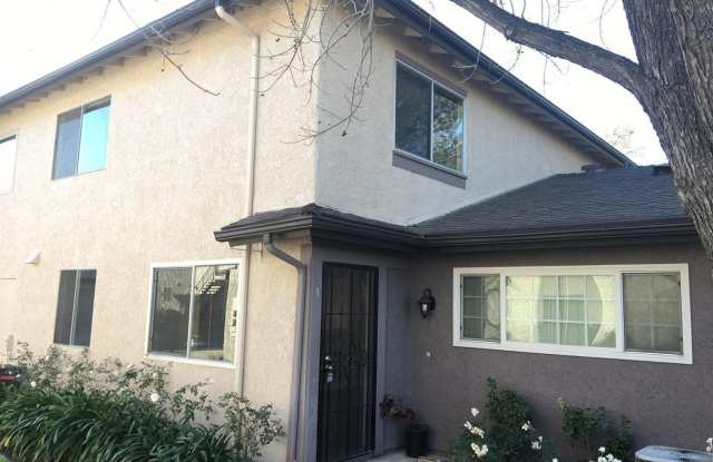 Beautifully remodeled 2 bed, 1 bath Condo! photos photos