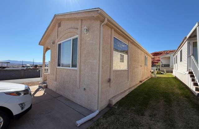 Cozy 1 Bed 1 Bath, 55+ Community Gallery 3