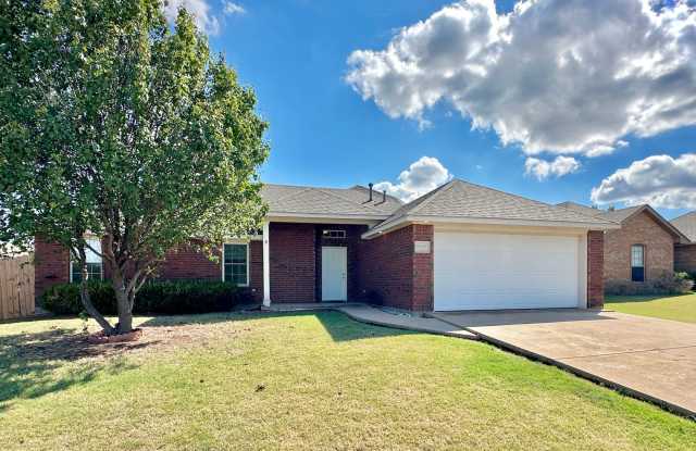 6818 SW Drakestone Blvd - 6818 Southwest Drakestone Boulevard, Lawton, OK 73505