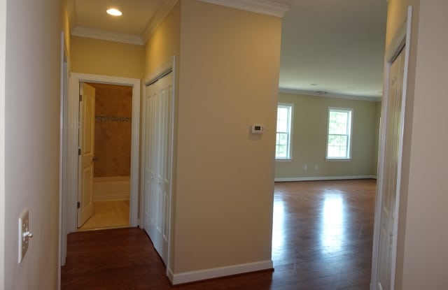 3 beds condo with a golf course view in Braemar Creek for Rent Gallery 4