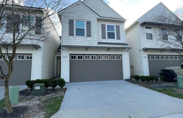 3 Bedroom Garden Home in Stonelake Village Subdivision on the Lake - 8112 Village Lake Avenue, Gardere, LA 70820