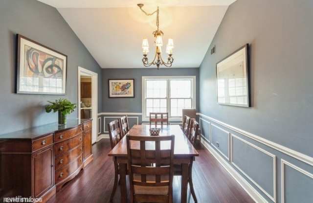 1833 W Ashbury Ct Gallery 3