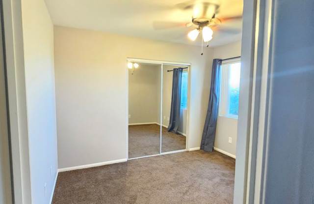Beautiful 4 bedroom Home w/ Solar Gallery 4