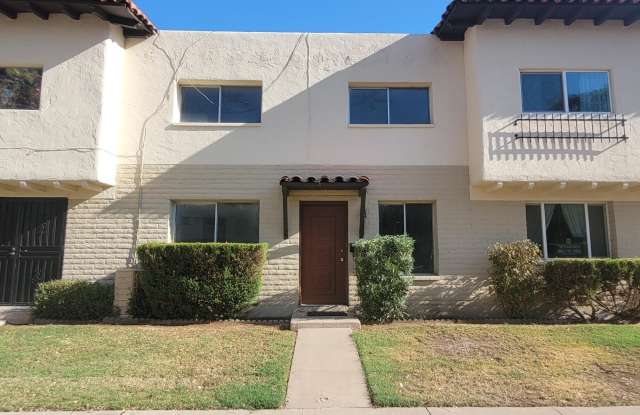 4667 N 21st Avenue Gallery 2
