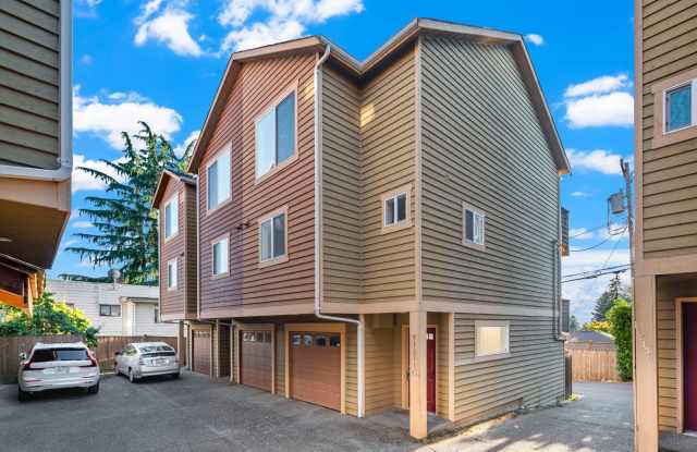 3 bedroom Greenwood townhome with a view! - 11211 Greenwood Avenue North, Seattle, WA 98133 3 bedroom Greenwood townhome with a view! - 11211 Greenwood Avenue North, Seattle, WA 98133