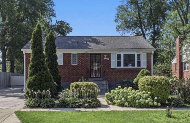 13105 HALLET CT Gallery 1