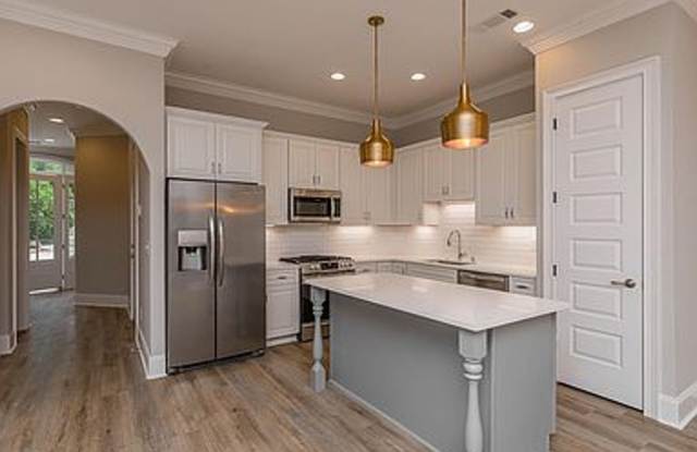 4 Bed | 4 Bath Townhome Minutes from Downtown  Campus Available for Fall 2026! photos photos