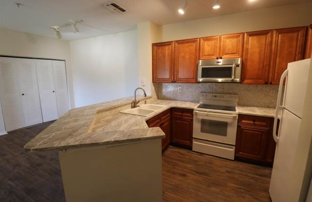 625 Fairway Dr photos photos