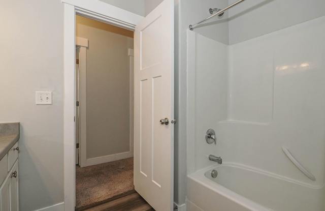 Modern 3 Bed / 2 Bath Condo in Amenity-Rich Herriman Community – 1-Car Garage Included! Gallery 4
