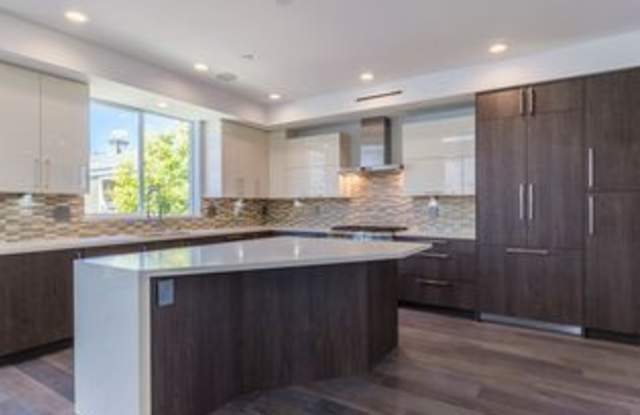 Luxurious Modern Townhouse w/3000+sq.ft. - Fabulous Amenities+Yard+3 Balconies with RB Schools Gallery 3