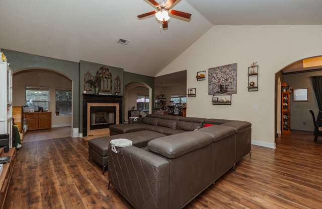 624 Red Fern Road Gallery 4