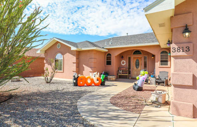 Beautiful 4 bedroom, 2.5 bath home Gallery 3