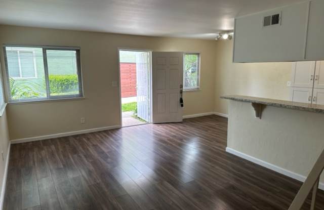Capitola Shores, 2bd. 1ba. Two-level condo. - 1440 42nd Avenue, Capitola, CA 95010