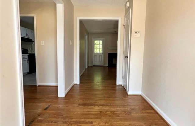 715 Ashburton Drive Gallery 2