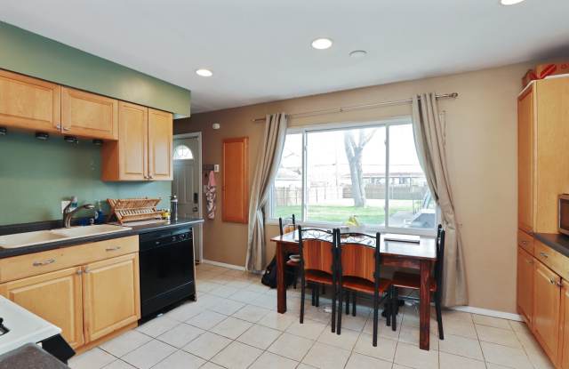 18497 West Woodland Terrace Gallery 4