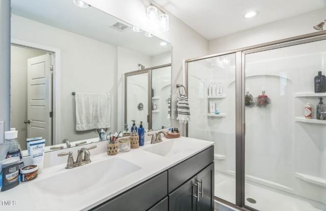 647 North Hardee Street photos photos