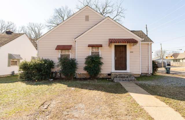 2200 Chamberlain Avenue - 2200 Chamberlain Avenue, Chattanooga, TN 37404