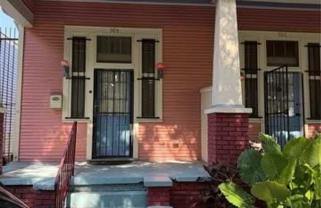 904 PAULINE Street Gallery 4