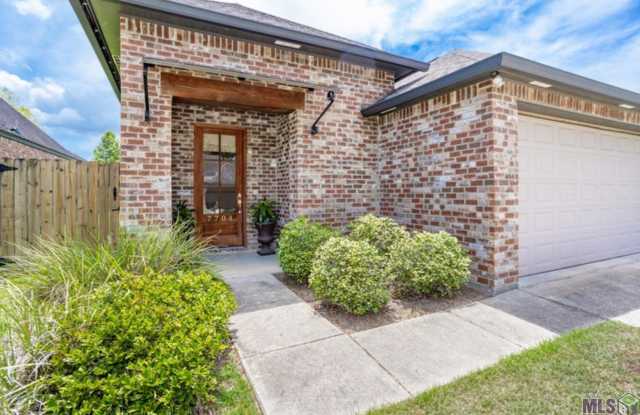 Spacious 3 Bedroom Home in Gated University Villas Gallery 3