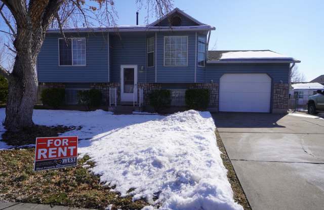 207 W 1650 N photos photos