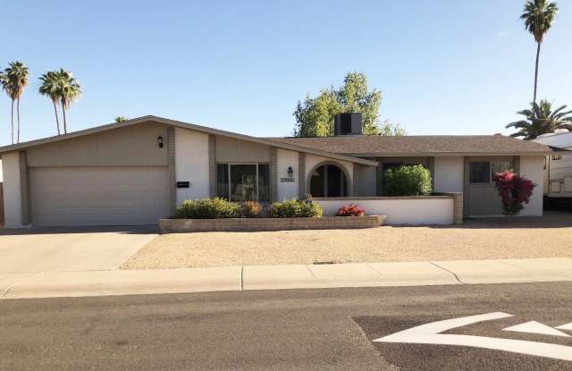 1946 E Ellis Dr - 1946 East Ellis Drive, Tempe, AZ 85282