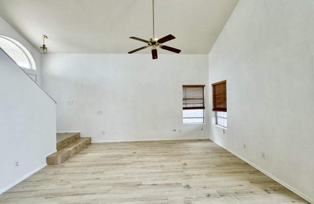 3040 E WAHALLA Lane Gallery 4