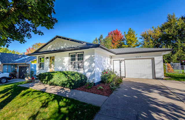 507 4th Street Northwest - 507 4th Street Northwest, Altoona, IA 50009