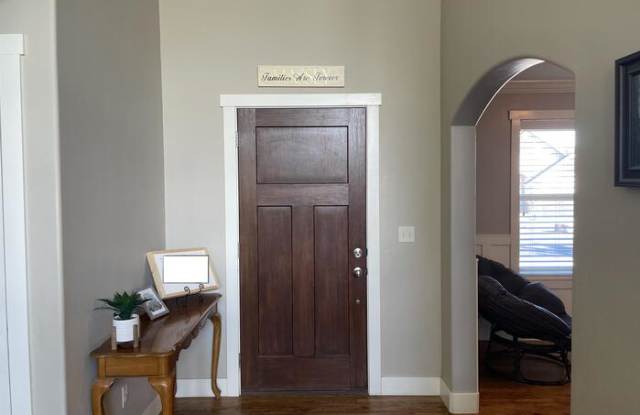 1881 South Prairie Pond Road Gallery 2