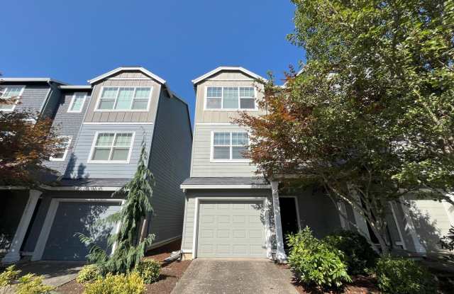 Spacious Tigard 3 Bedroom Townhouse with Open Kitchen, Attached Garage & Balcony photos photos