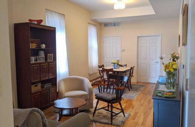 1538 West Augusta Boulevard Gallery 2