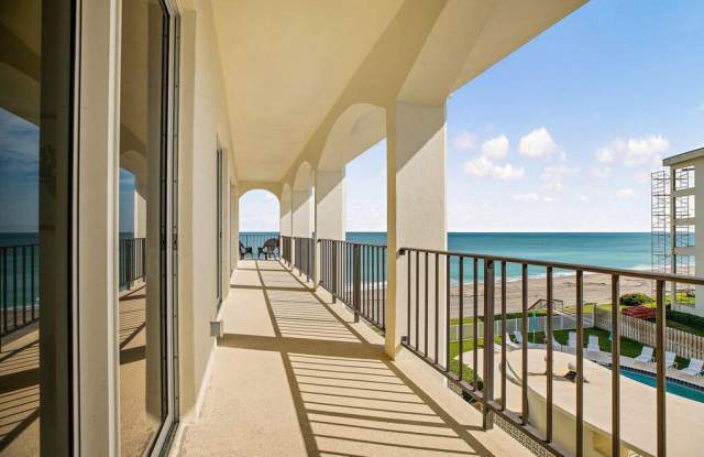 300 Beach Road Gallery 3