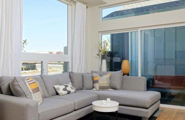 Pristine, West Facing Corner Unit in Lafayette, CO Triplex Close to everything! photos photos