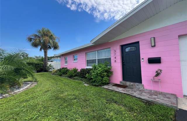 3748 MANATEE Drive SE Gallery 2