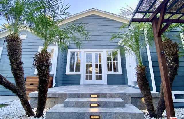 2701 S Harcourt Ave photos photos