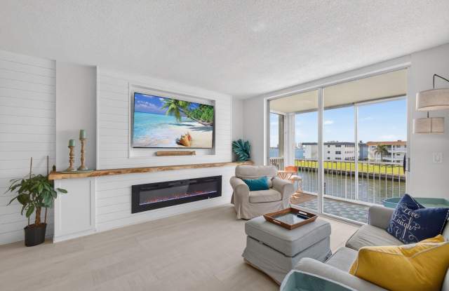 100 Paradise Harbour Boulevard photos photos