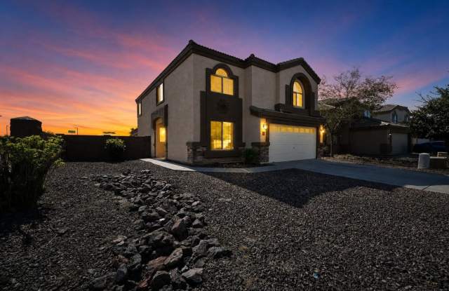 Stunning 4BR House in Buckeye Gallery 1