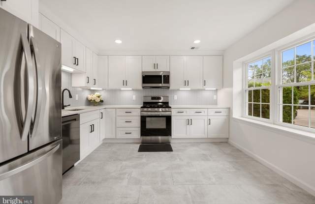 14874 EMBERDALE Drive Gallery 2