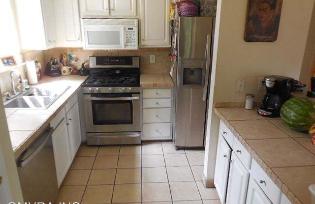 2702 Windsor Court NW Gallery 2