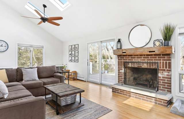159 WOODBINE DR Gallery 4