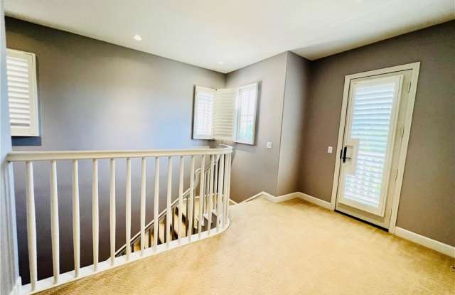 85 Statuary Gallery 3